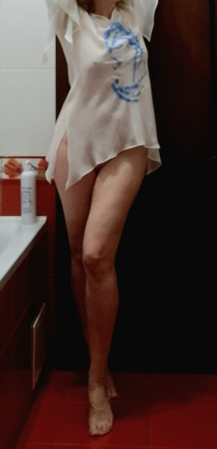 Справжня. В тунике